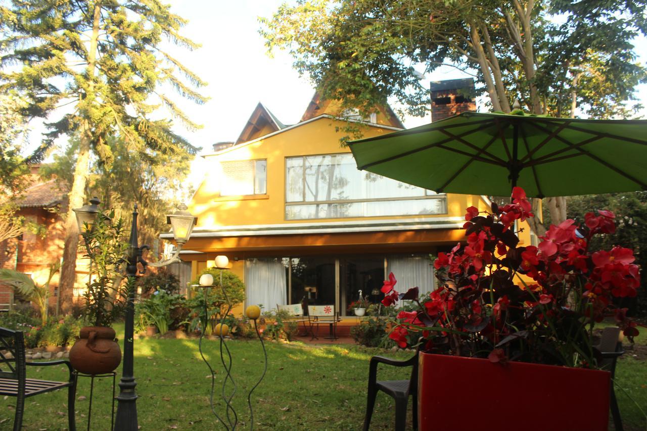 Casa Iris Hotel Chia Bagian luar foto